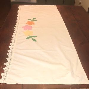 Vintage mantel or chest of drawers scarf